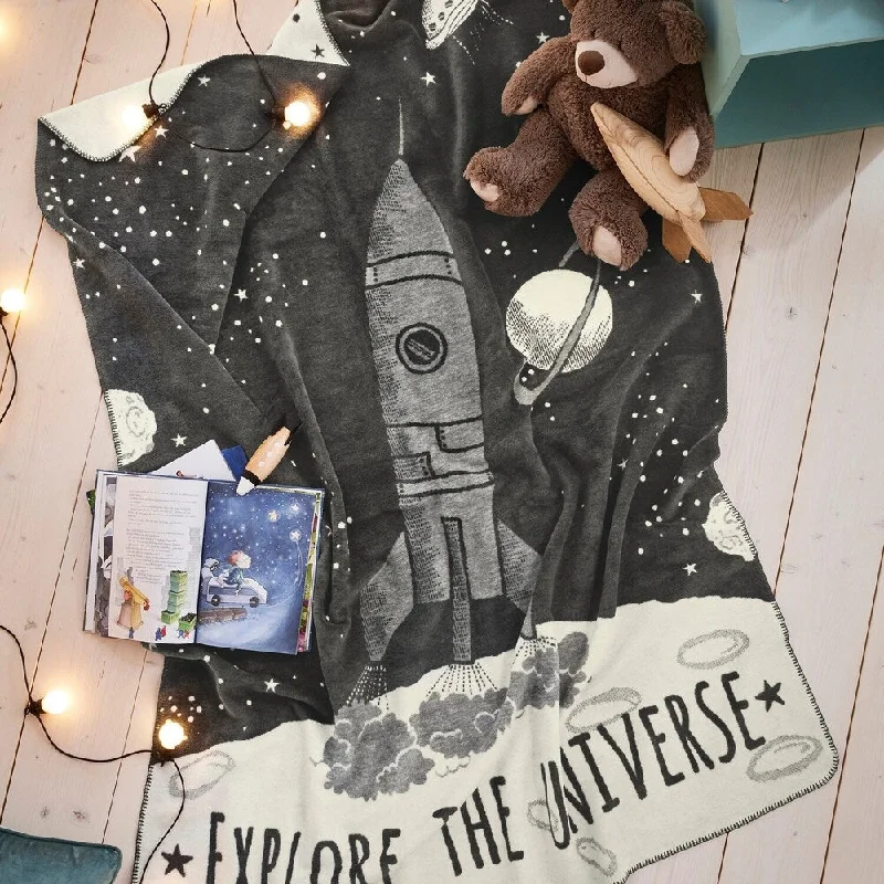 s. Oliver Explore The Universe Throw Blanket