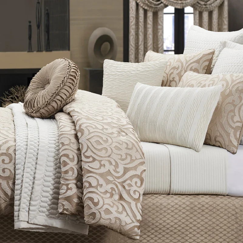 Astoria Comforter Set