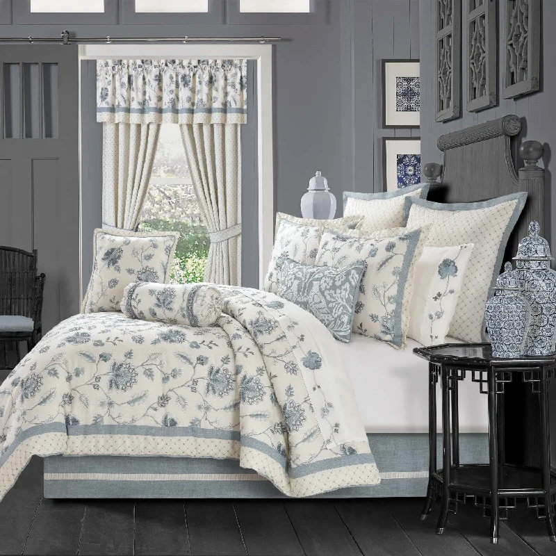 Blue Garden Comforter Set