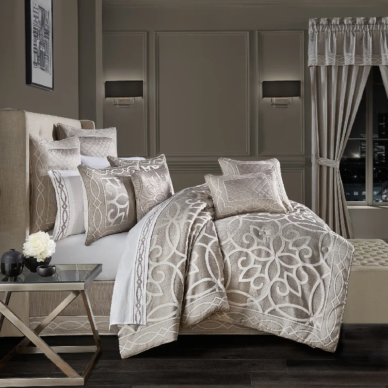 Deco Comforter Set