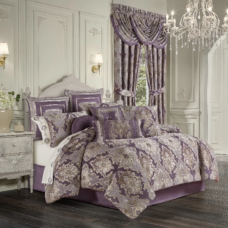 Dominique Comforter Set