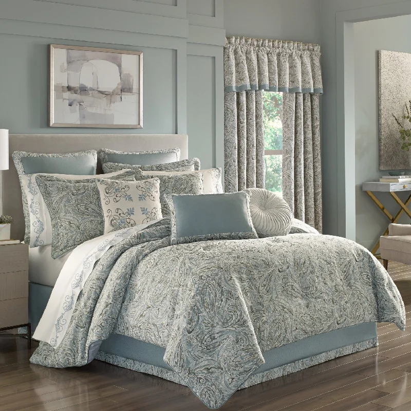 Giovani Comforter Set