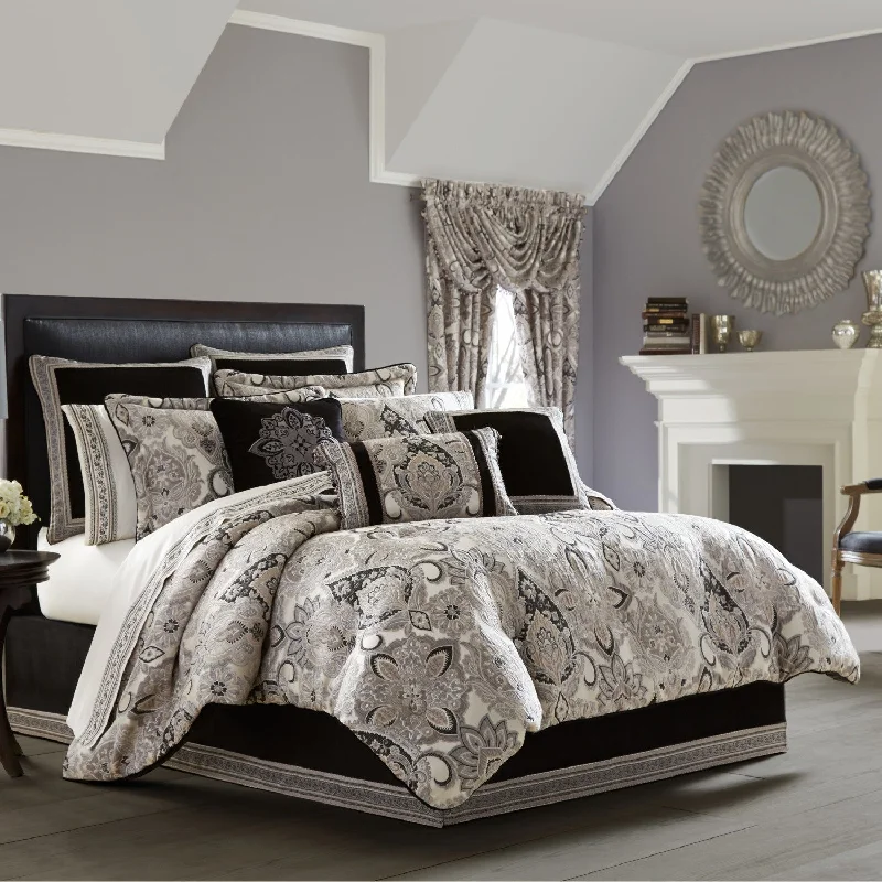 Guiliana Comforter Set