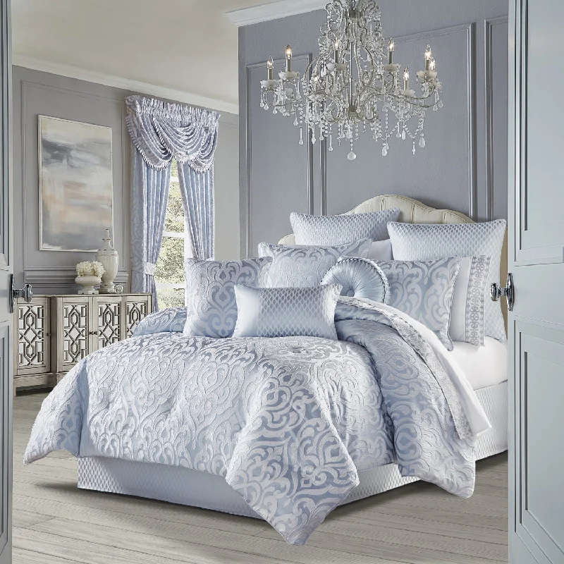 Liana Comforter Set