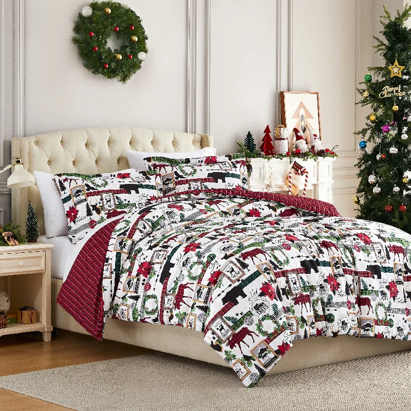 Merry Town Reversible Comforter Set