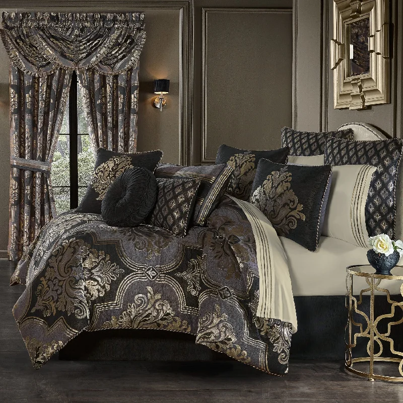 Savoy Comforter Set