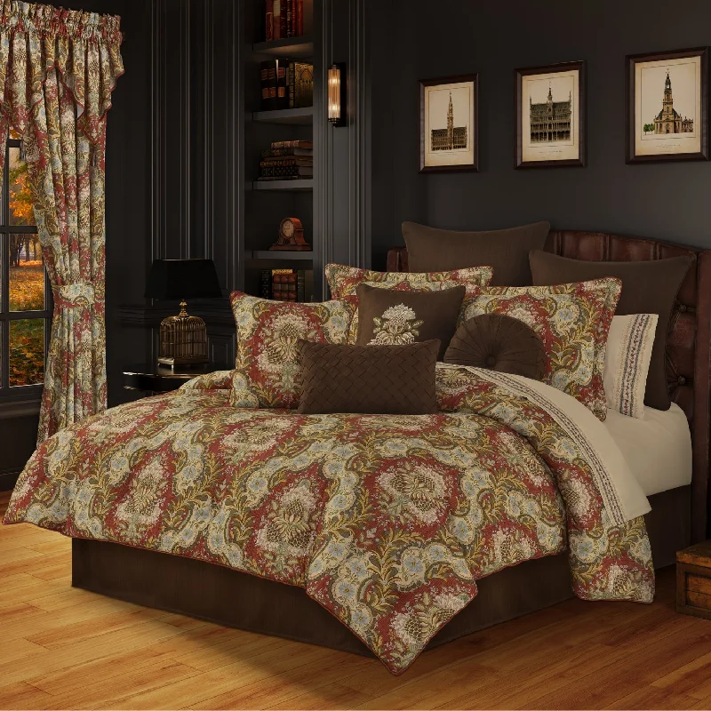 Sayre Comforter Set