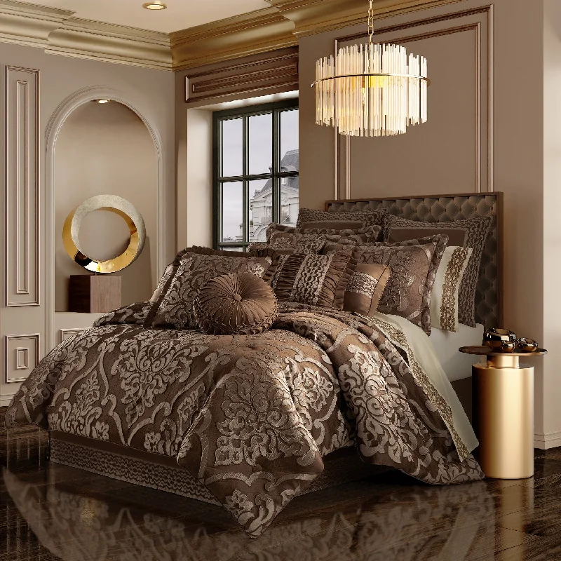 Surano Comforter Set